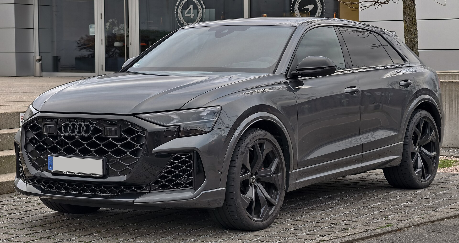 RS Q8